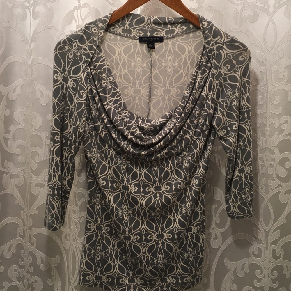 Banana Republic Gray Top