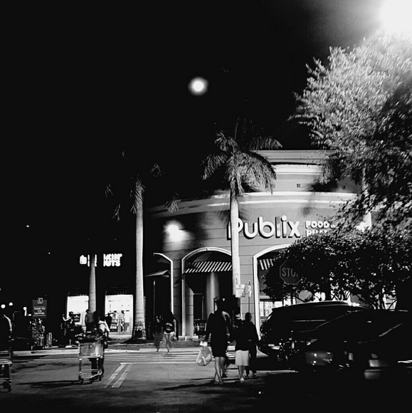 Meet your Posher, Danielle - Picture 1 of 1