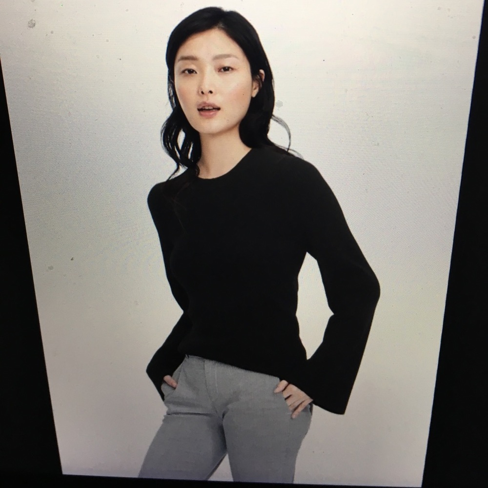 Banana Republic bell sleeve pullover sweater
