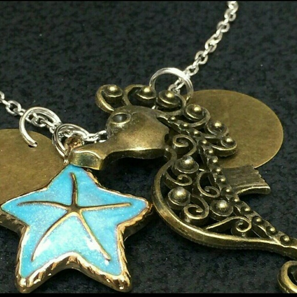 🌟 HANDCRAFTED STAR FISH & SEA HORSE TIBETAN SILVER NECKLACE 18" CHAIN CHARMS ✨️ - Picture 2 of 4