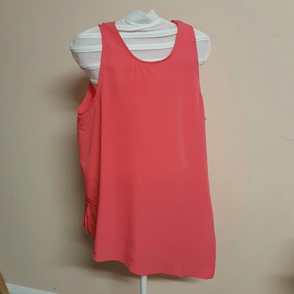 Buckle back coral tank top