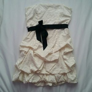 NWOT Strapless off white dress