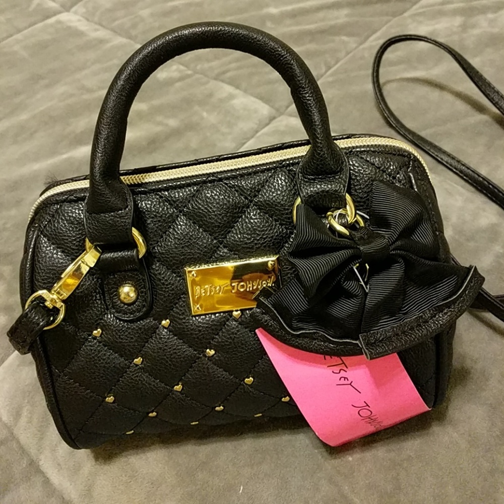 Bestey Johnson quilted black crossbody purse