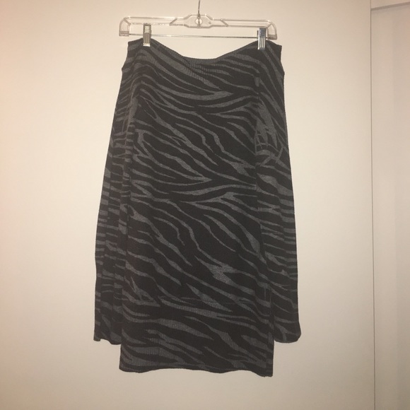 Off the shoulder dress. Size Small - Picture 2 of 3