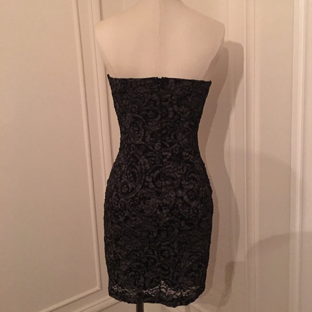 Dress - Picture 3 of 3