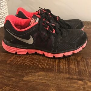 Nike Dual Fusion ST2, size 9.5