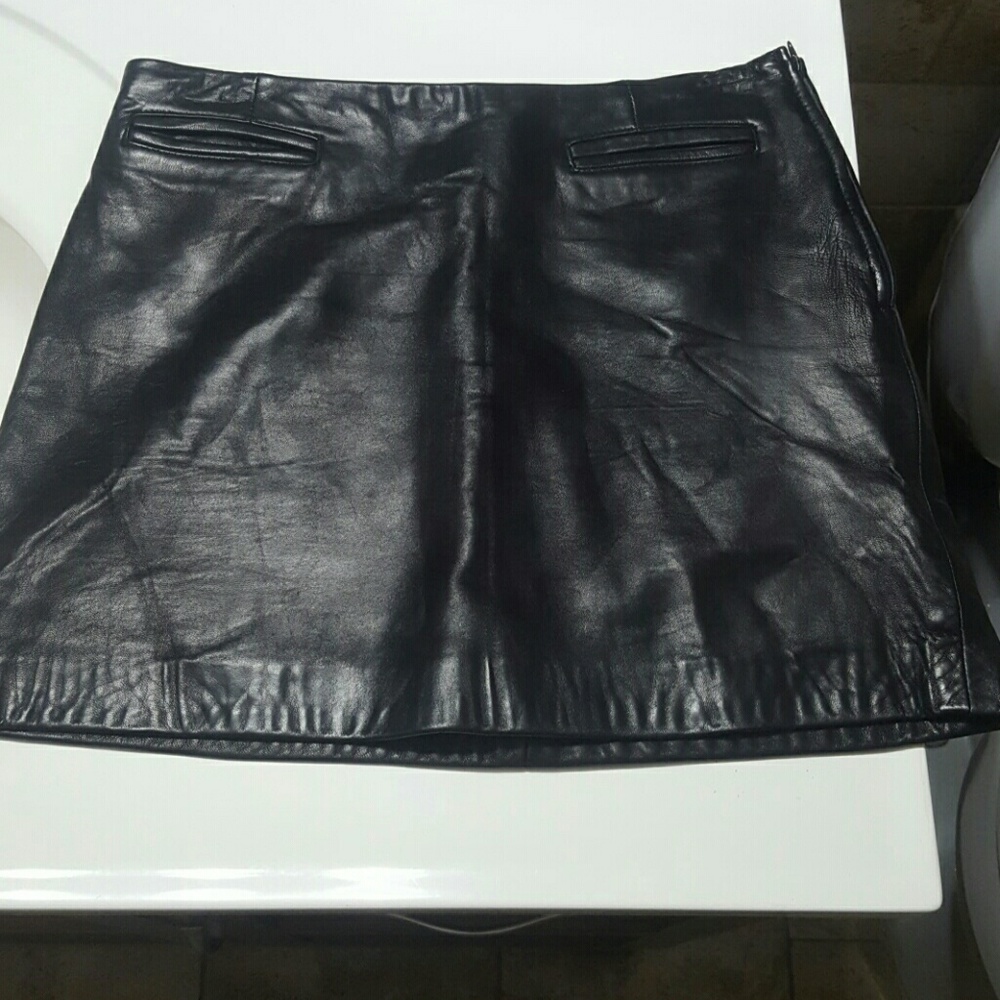Authentic Guess Genuine LEATHER Mini skirt