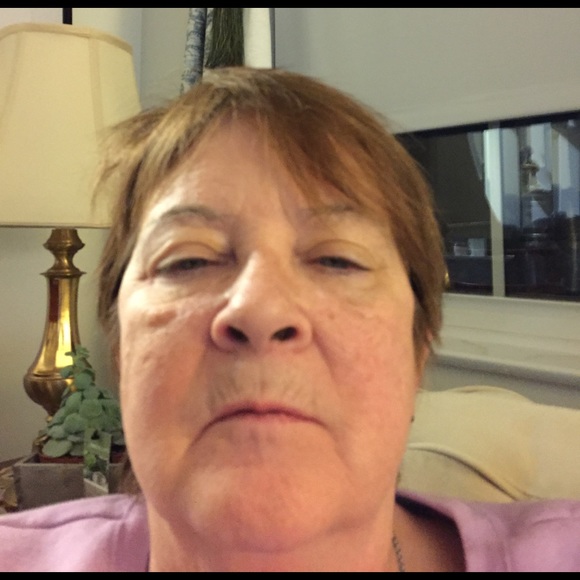 Meet your Posher, Lori - Picture 1 of 1