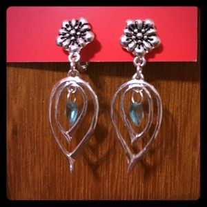 Flower clip on earrings