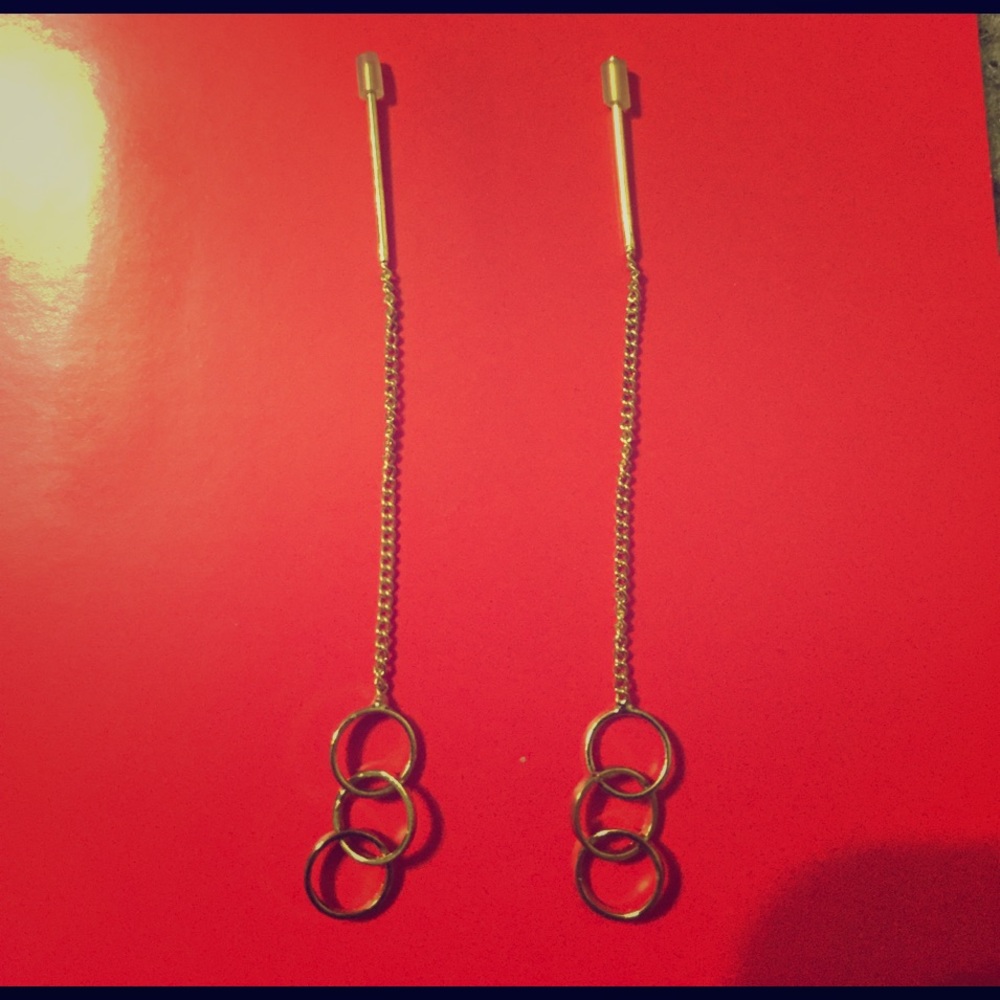 Thread style earrings