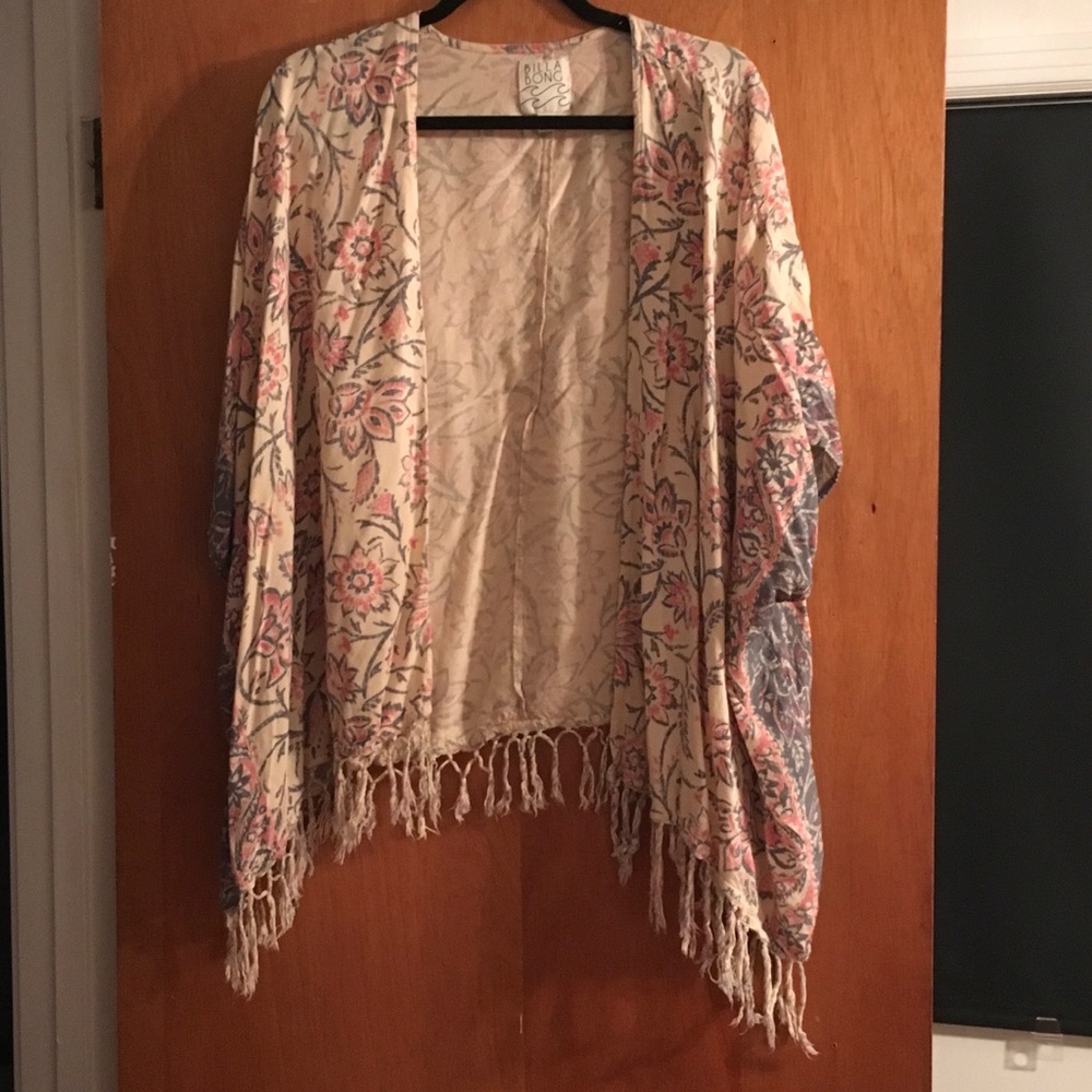 Billabong Floral Kimono Wrap🌸🌺🌼