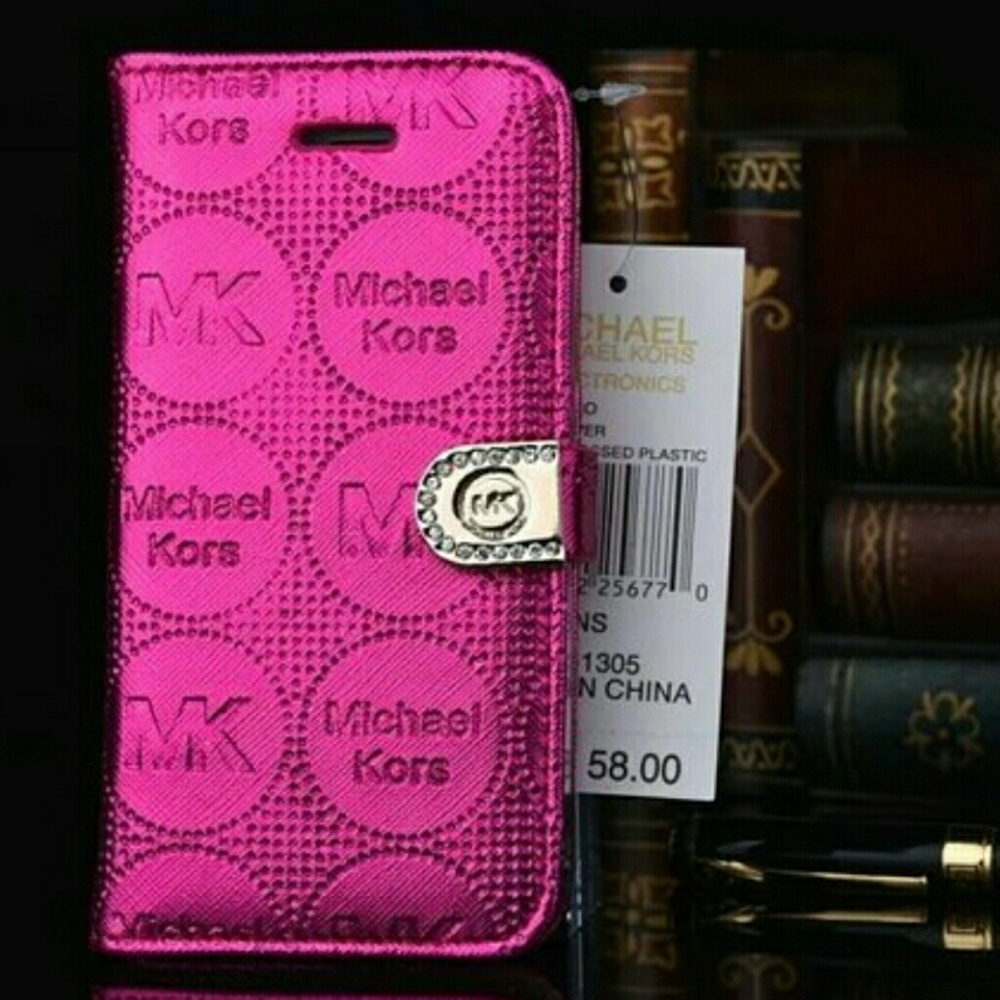 Michael Kors iPhone 6 Patent Leather Flip Case