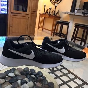 Nike Tanjun Women's Athletic Shoes