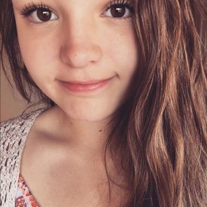 Meet your Posher, Chloe