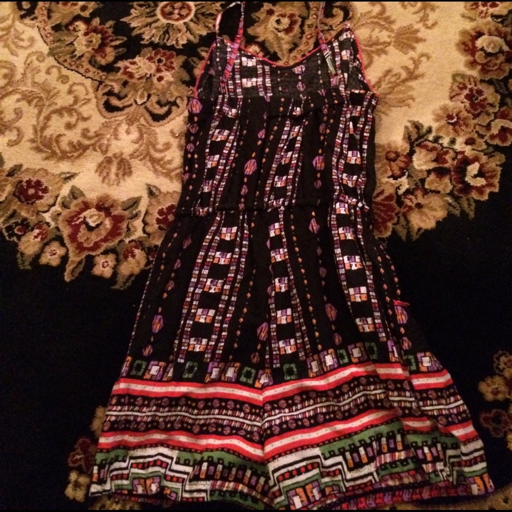 Super cute summer romper - Picture 2 of 2