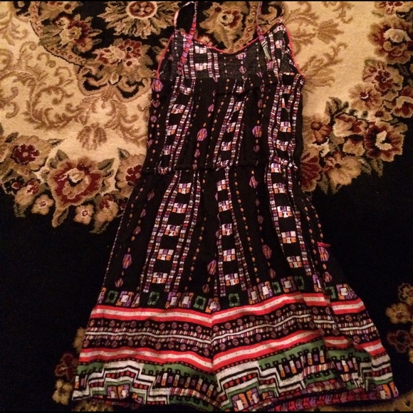 Super cute summer romper - Picture 2 of 2