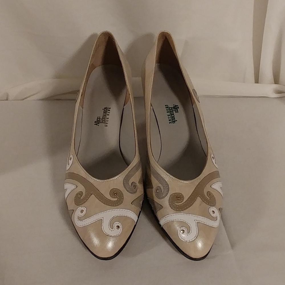 Allen Edmond pumps