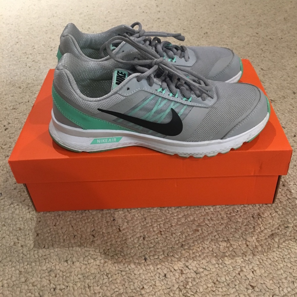 Nike Air Relentless 5 size 8