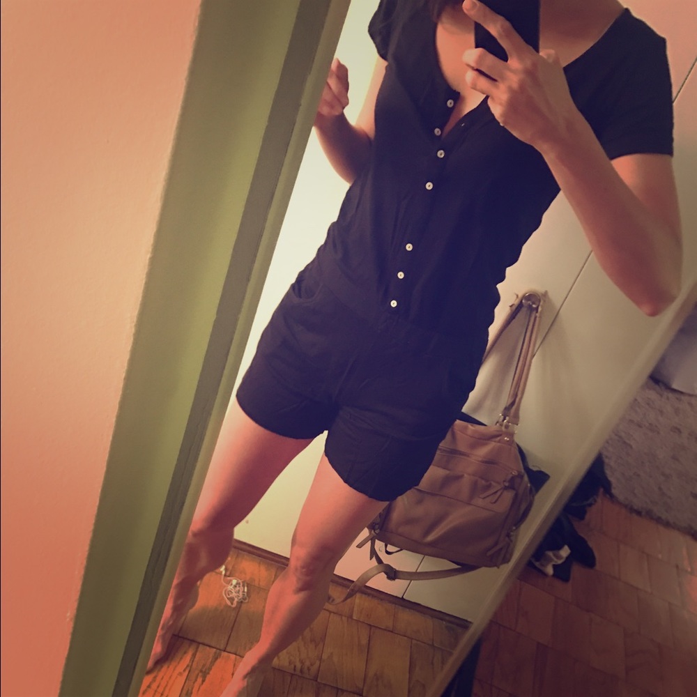 DONATING FRIDAY Black romper