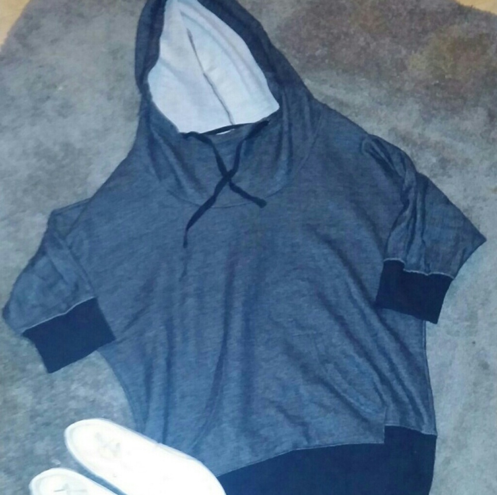 GRAY OVERSIZED HOODIE