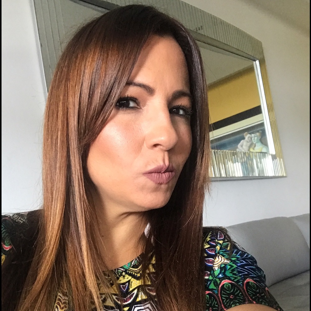 Meet your Posher, Daira