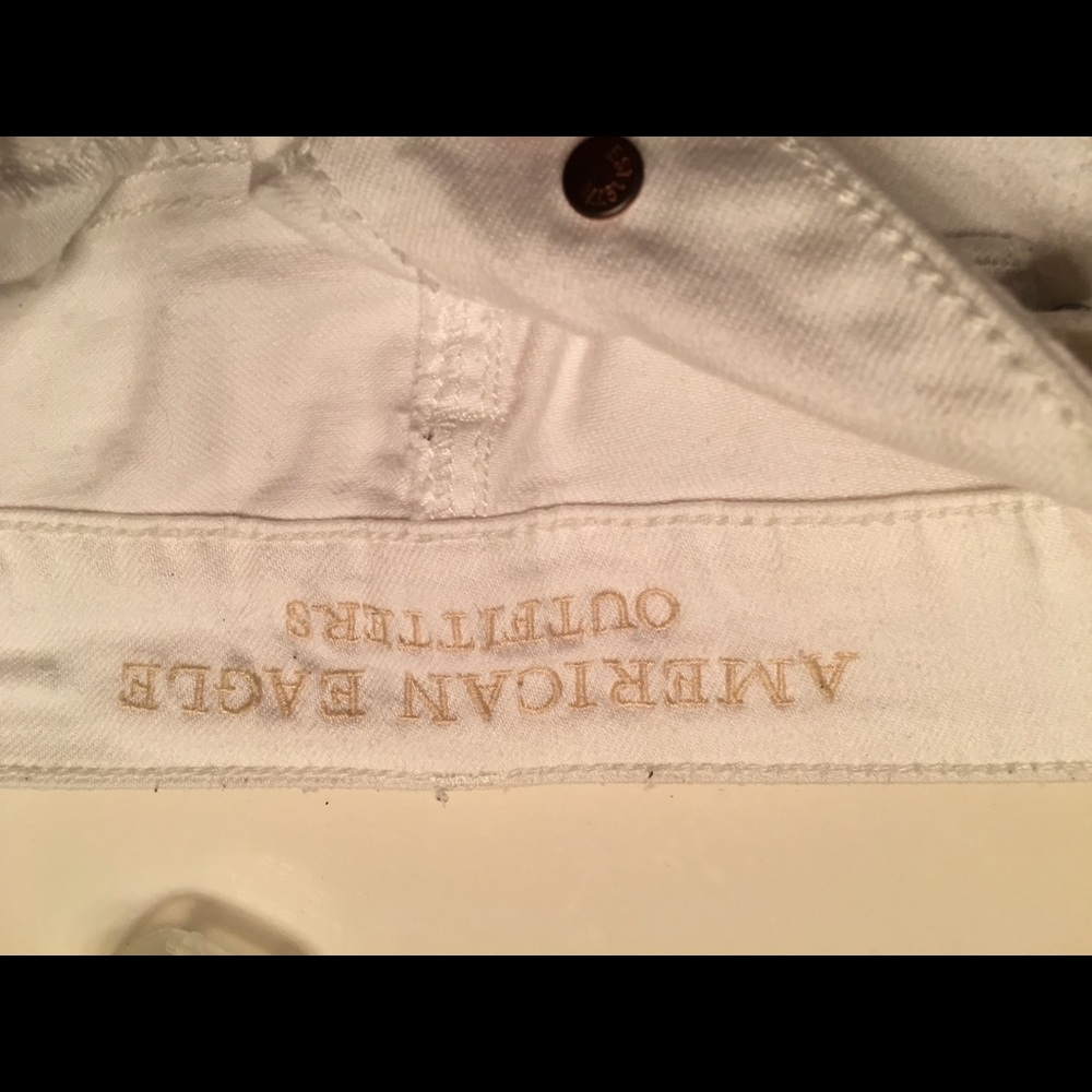 American Eagle Outfitters white shorts