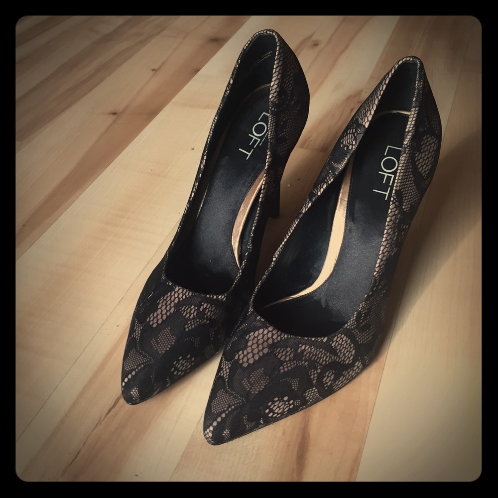 BRAND NEW NEVER WORN Loft French Lace Heels