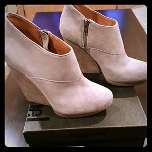 Luxury Rebel Olive Booties - Sand suede, size 38.5