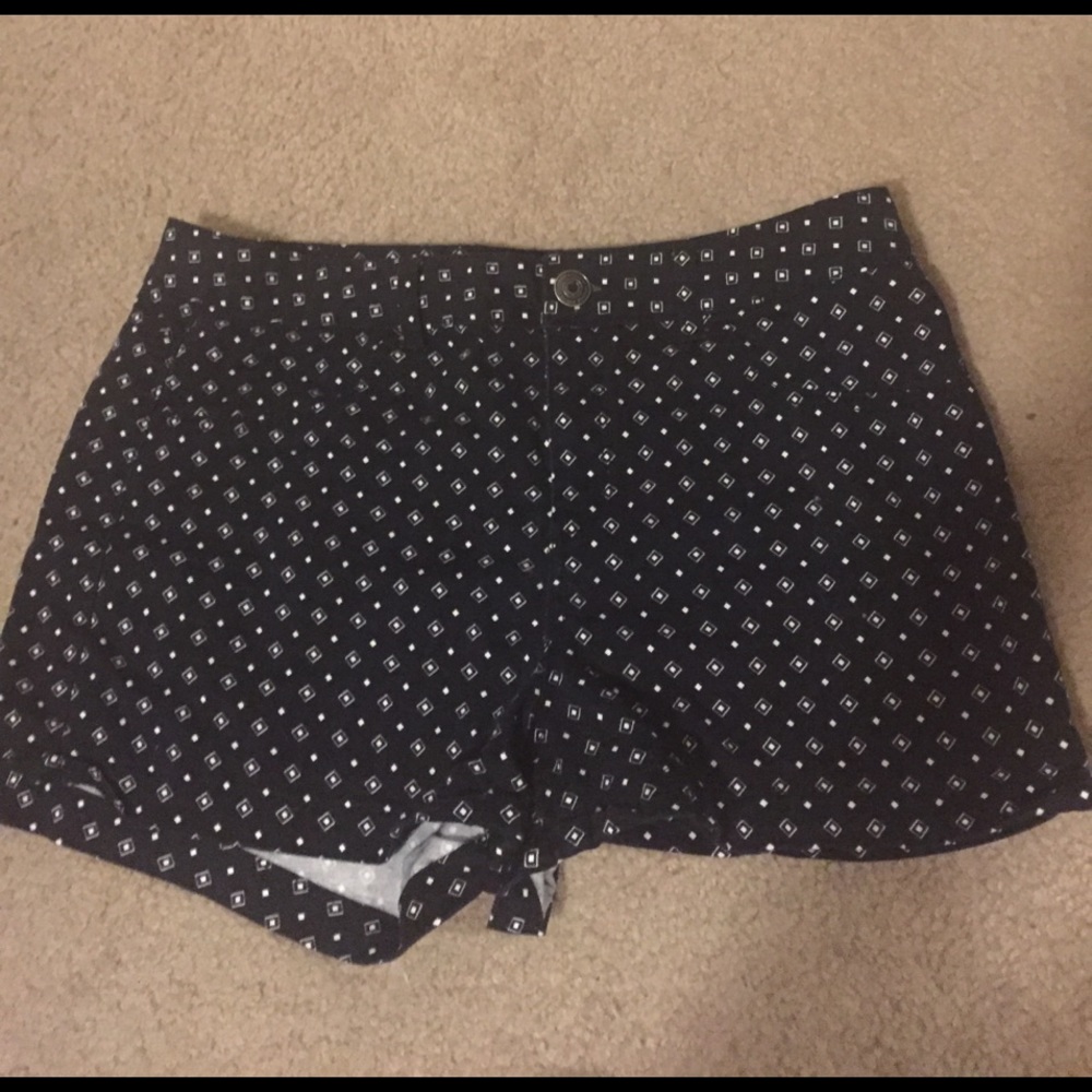 Diamond black and white SO shorts