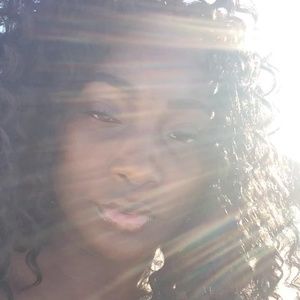 Meet your Posher, Destini