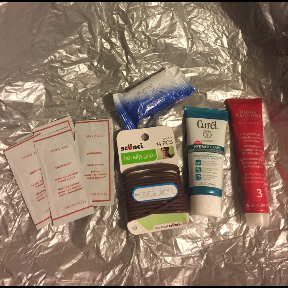 Travel samples Conditioner, bar soap & skin care