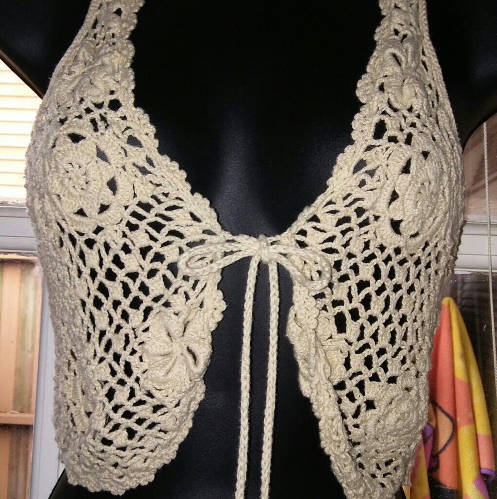 Forever 21 crochet Crop top
