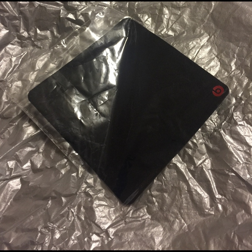 **READ** Beats headphones cleaning cloth