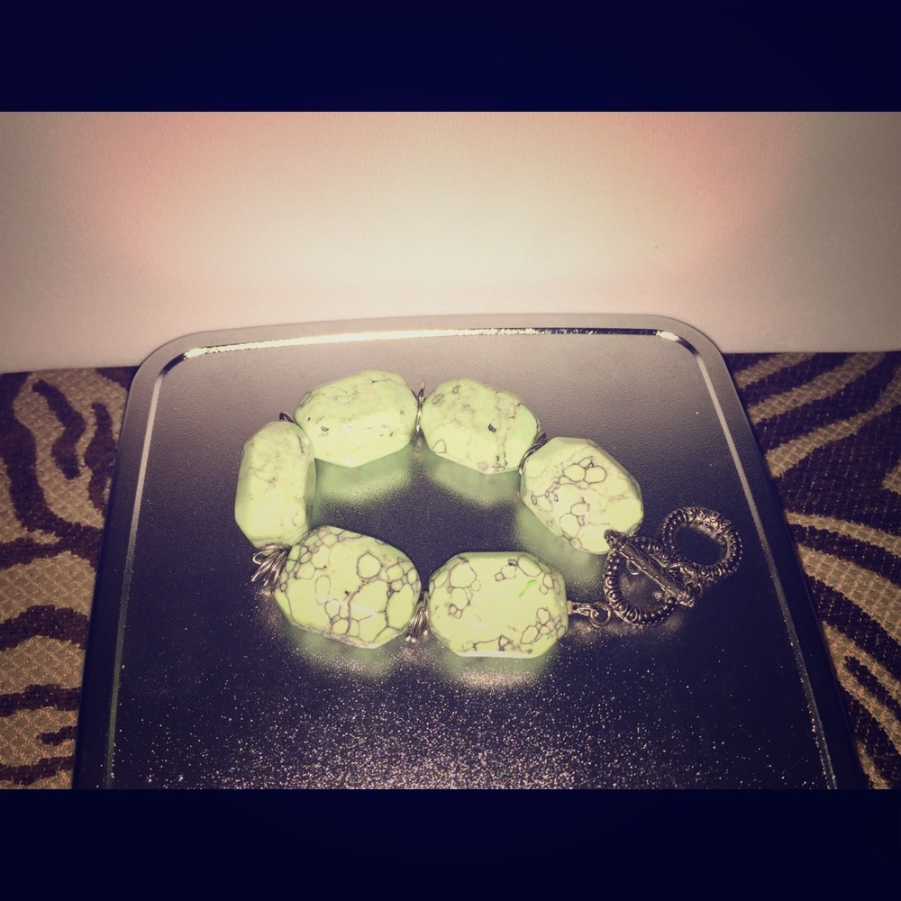 Vintage stone chunky bracelet