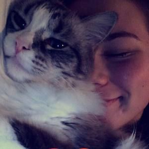 Meet your Posher, Emmalie