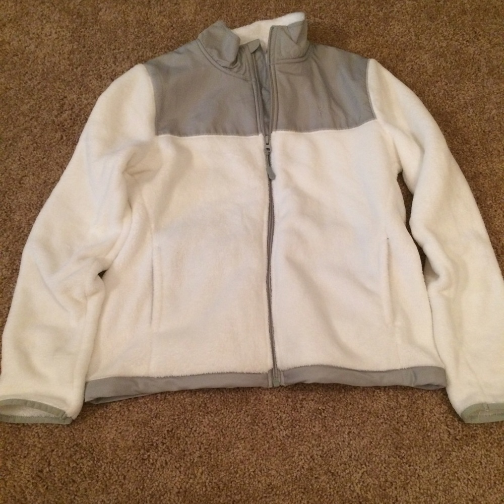 ❌❌SOLD ON MERCARI❌❌White zip up jacket