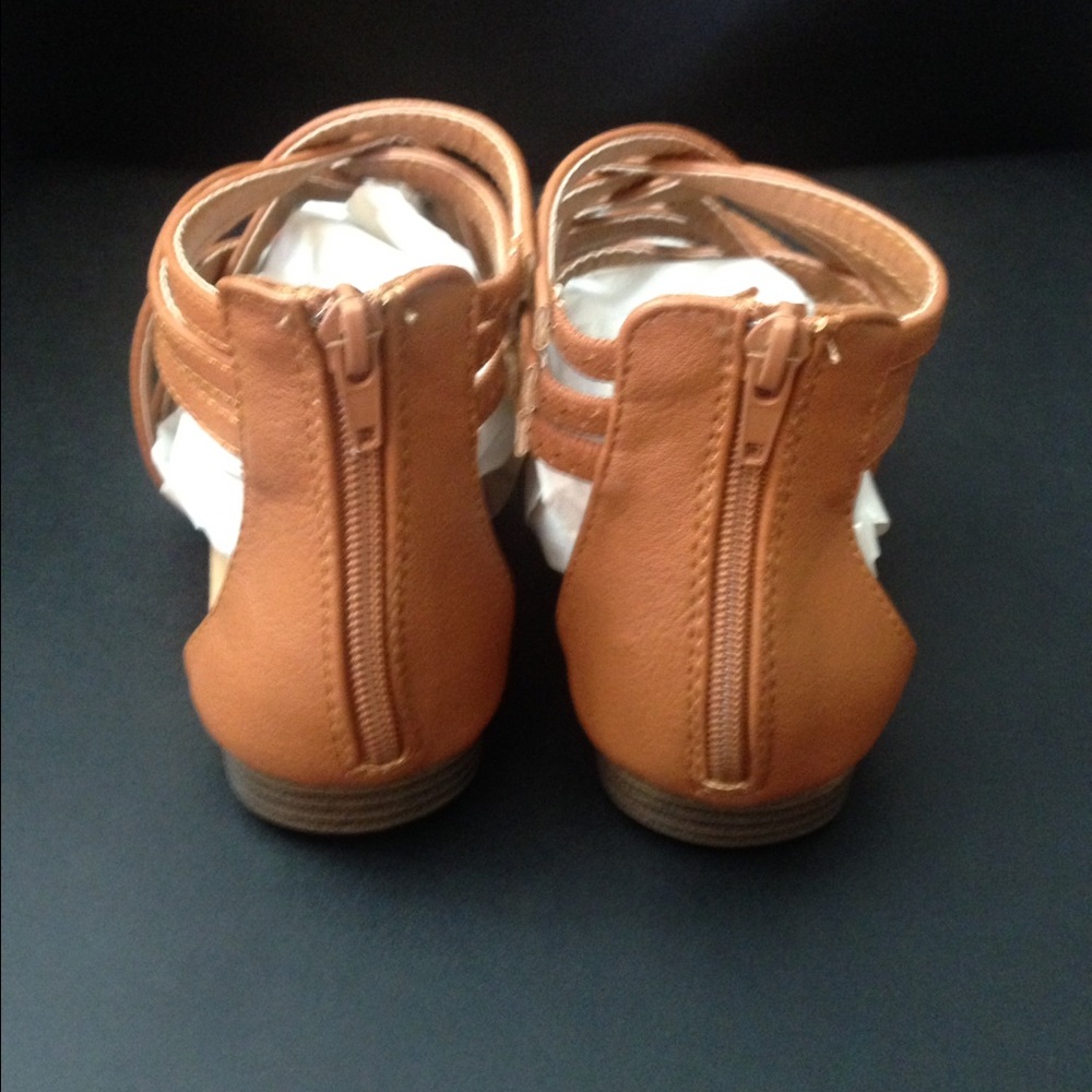 NWT Tan Strappy Zip Back Flat Sandals - Picture 3 of 5