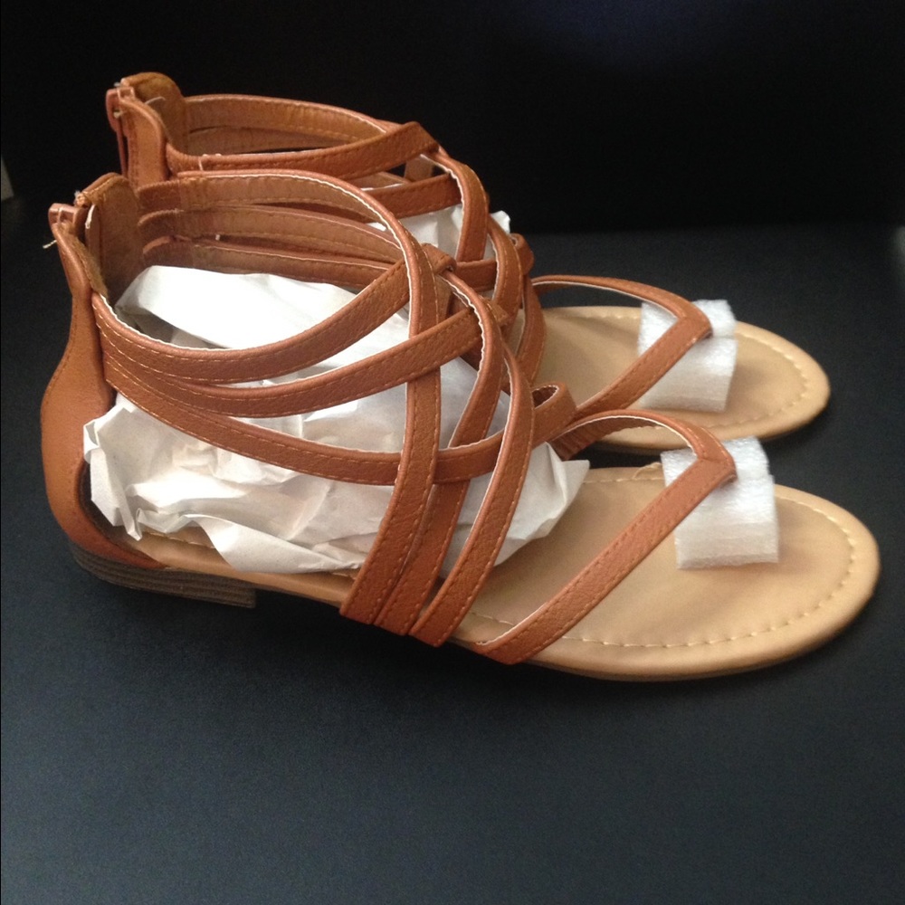 NWT Tan Strappy Zip Back Flat Sandals - Picture 4 of 5