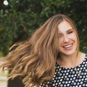 Meet your Posher, Natalie