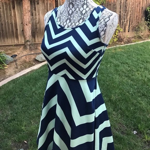Mint and Navy Zig-Zag Dress - Picture 2 of 3