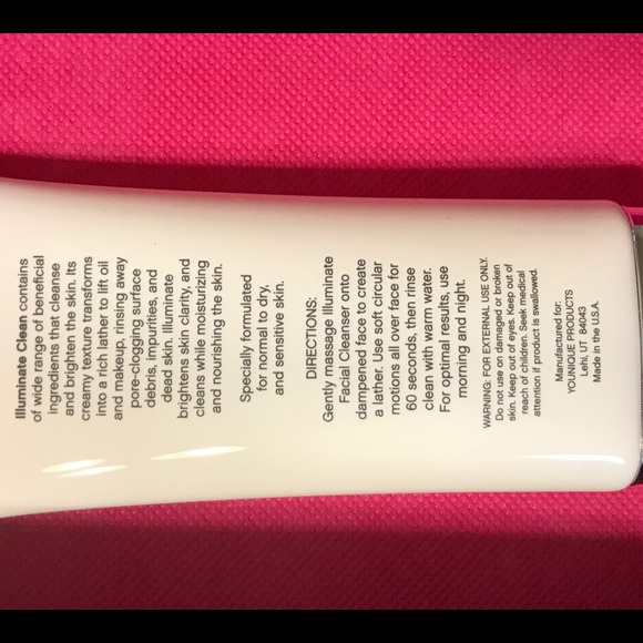 Younique illuminate clean facial cleanser - Picture 3 of 3
