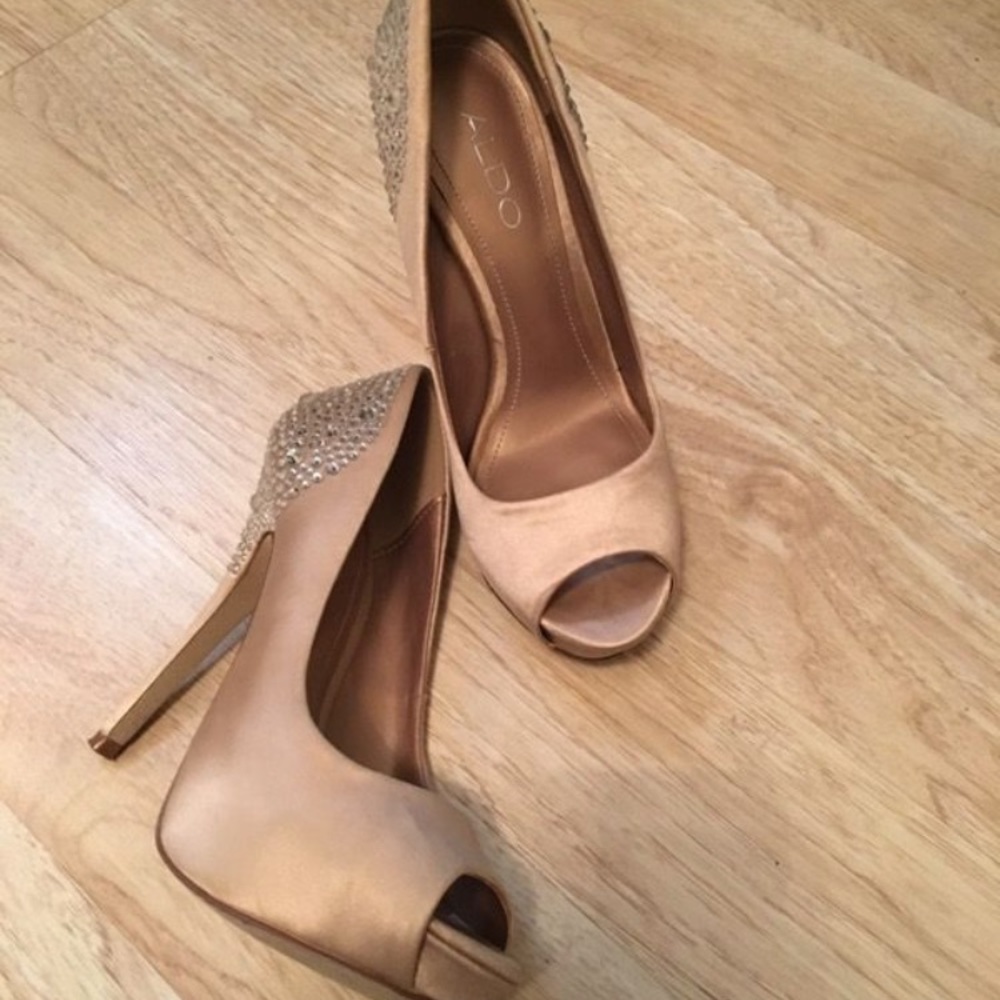Aldo nude peep toe pumps with rhinestones