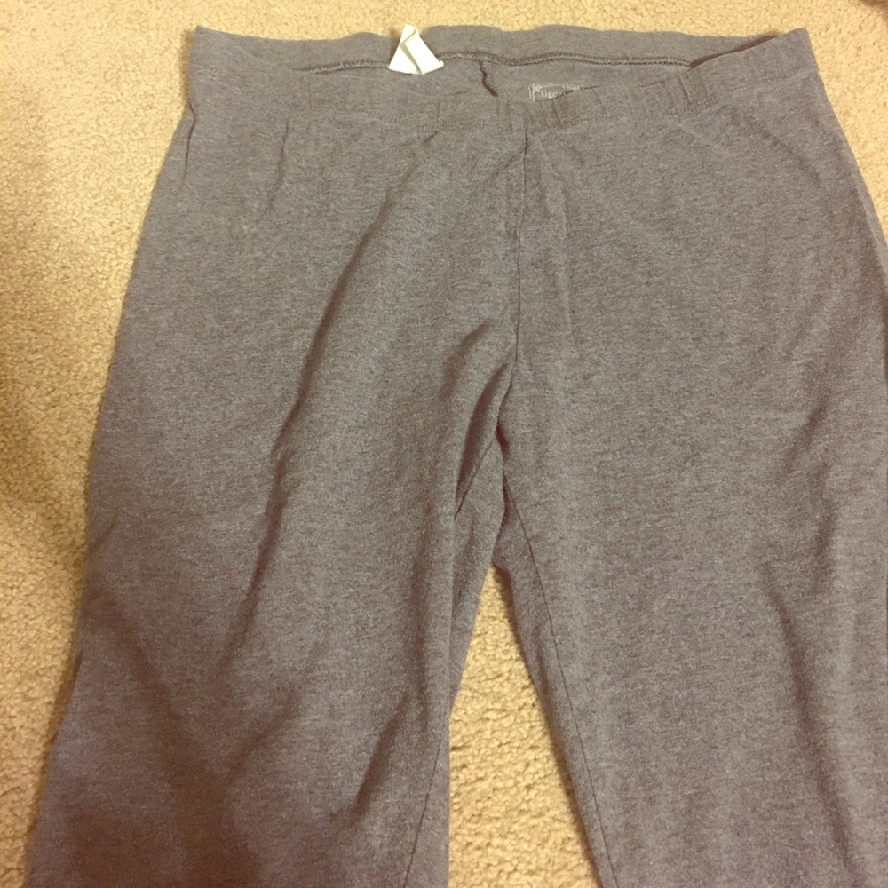 Plain gray leggings