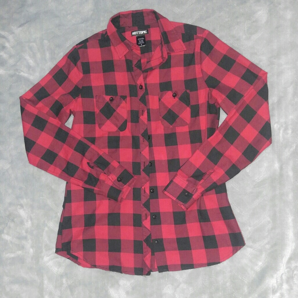 ⚠️Final Price ⚠️Black & Red Plaid Woven