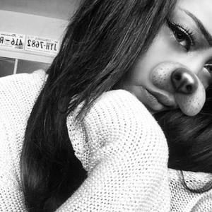 Meet your Posher, Andrea