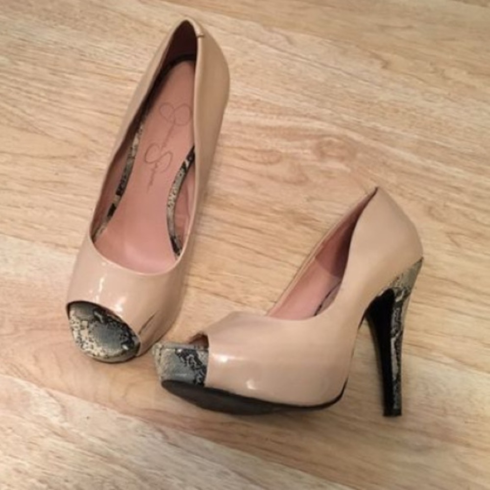 Jessica Simpson nude peep toe pumps