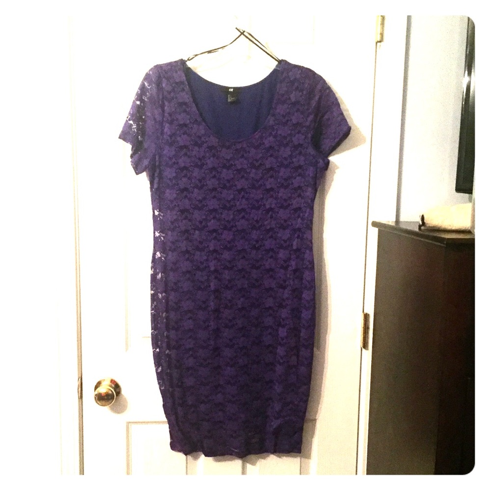 H&M short sleeve lace dress w/scoop neck
