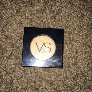VS eyeshadow in "precious"