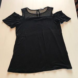 Loveappella Size XL Black Cold Shoulder Top