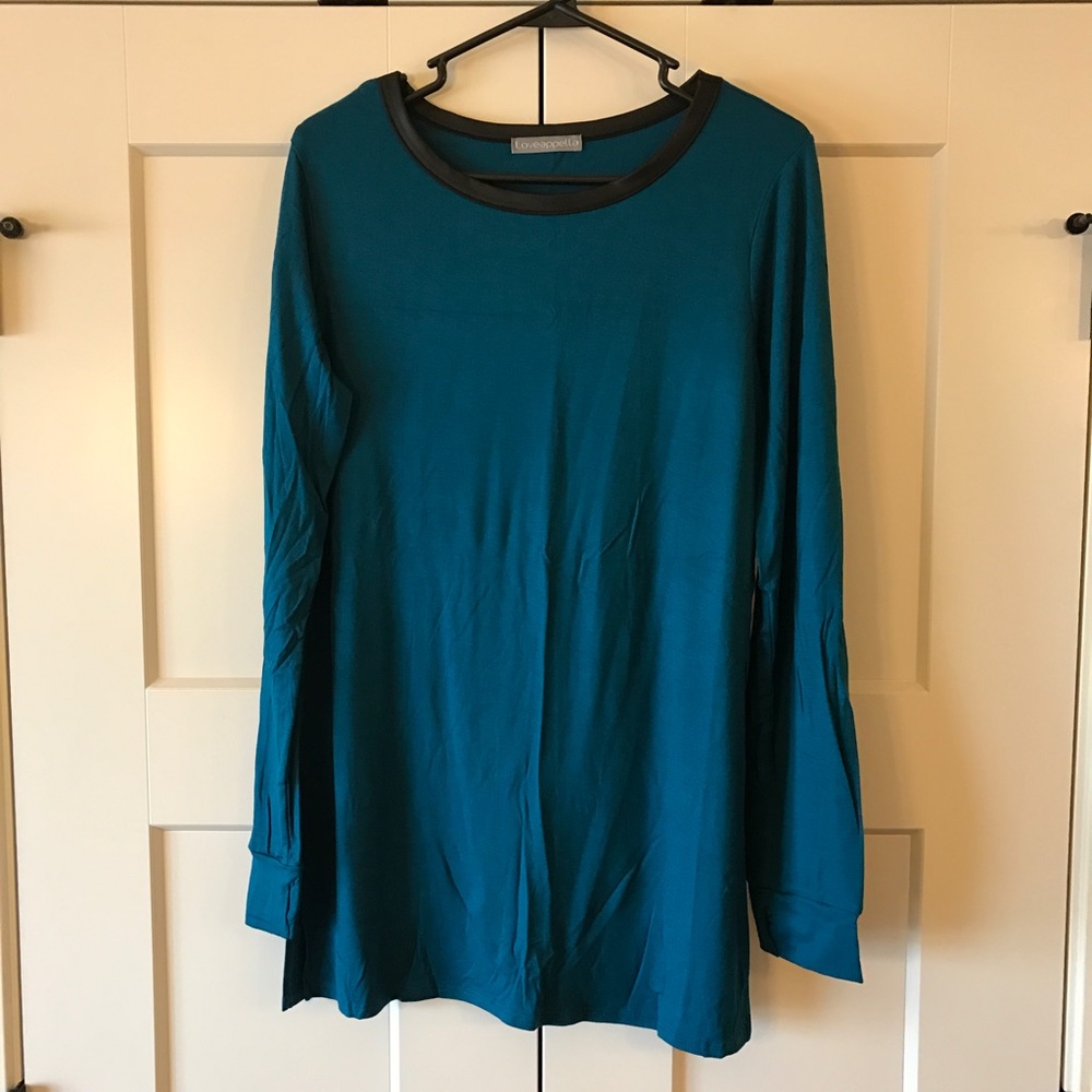 Loveappella Size XL Turquoise Slit Side Top